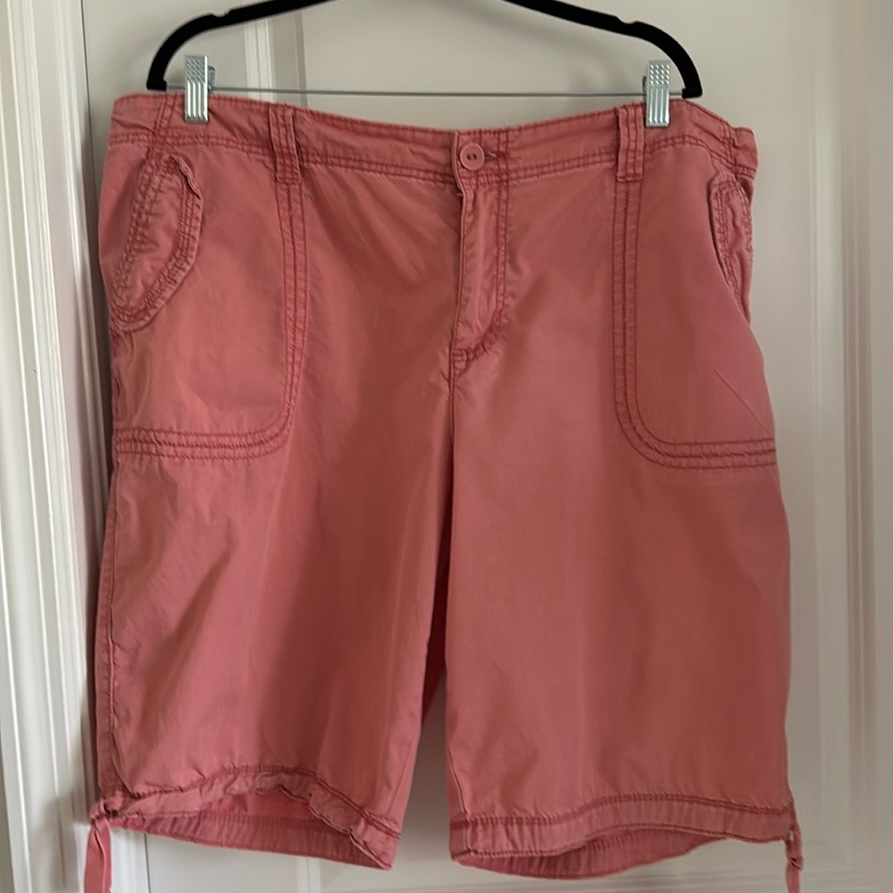 Light Pink St. John’s Bay cargo shorts